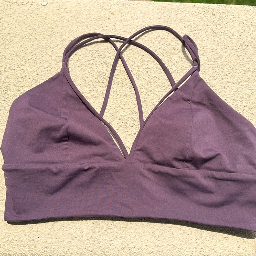 Lululemon sports bra size 10